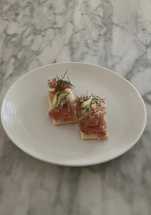 生ハムとクリームチーズのカナッペ-レシピのメイン写真