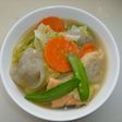 すりおろしじゃが芋だんごと鮭の煮込み