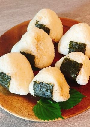 大好きなおにぎり（ツナマヨ＆さばの甘煮）-レシピのメイン写真