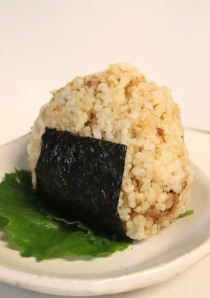 簡単★美味★玄米おかか結び～普段の食事～-レシピのメイン写真