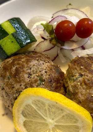 つなぎなしソースなし 肉々香草ハンバーグ-レシピのメイン写真