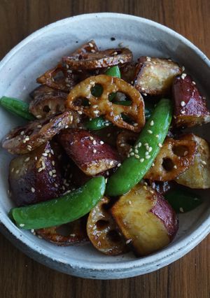 さつま芋とれんこんの甘酢炒め-レシピのメイン写真