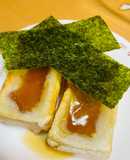 カリっと揚げ餅のすきタレがけ
