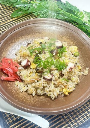 タコとしめじの和風だし炒飯🐙チャーハン😋-レシピのメイン写真