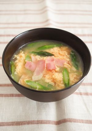 アスパラベーコンとふわふわ卵のおみそ汁-レシピのメイン写真