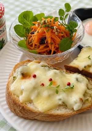 簡単市販のきざんだピクルスとチーズでピザトースト-レシピのメイン写真