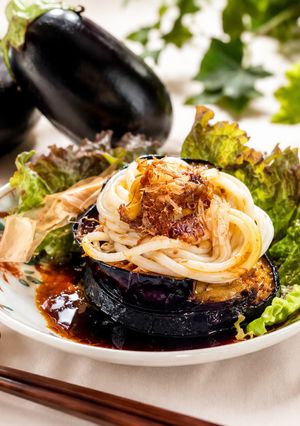 茹ですぎ麺が大変身！料理長直伝なすステーキ絡め-レシピのメイン写真