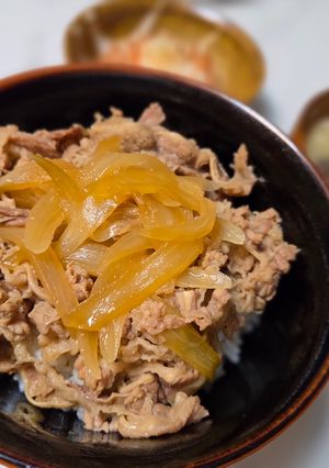 料理初心者でも簡単に出来る、すき家の牛丼-レシピのメイン写真