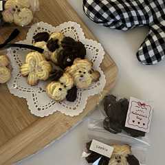 รูปของ クリームチーズ絞り出しクッキー