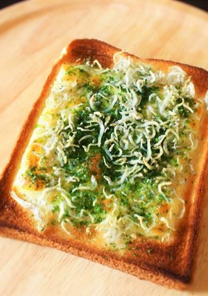 朝から栄養満点！しらすの和風ピザトースト-レシピのメイン写真
