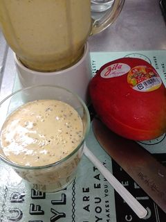 リンゴとマンゴーとセロリのスムージー-レシピのメイン写真