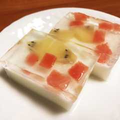รูปของ 夏も溶けないアガーで☆フルーツ杏仁豆腐
