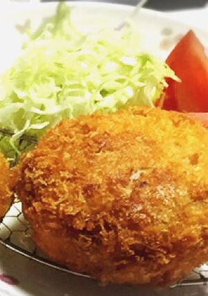 大満足ポテトサラダリメイク！肉巻コロッケ-レシピのメイン写真