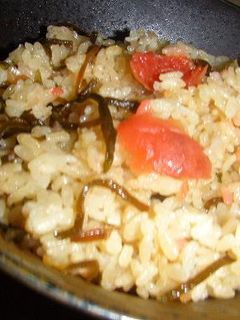 塩昆布と梅干しの簡単炊き込みご飯-レシピのメイン写真