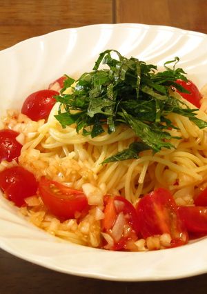 ピリ辛！　ミニトマトと大葉の冷製パスタ-レシピのメイン写真