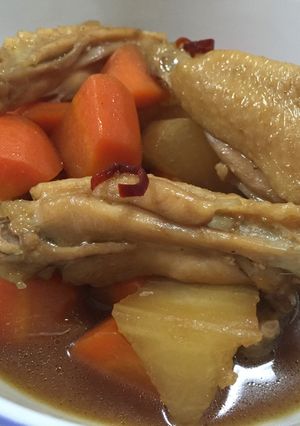 甘ピリ辛！鶏手羽なかと大根と人参の煮物-レシピのメイン写真