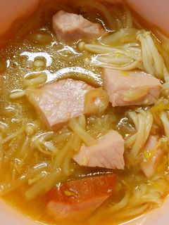 簡単ランチ♪ハムとエノキともやしのスープ-レシピのメイン写真