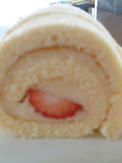 練乳でしっとりロールケーキ-レシピのメイン写真