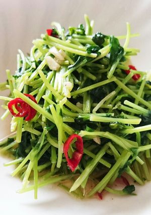豆苗のピリ辛ニンニク炒め-レシピのメイン写真