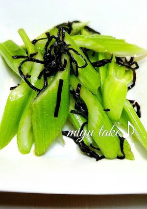 セロリの塩昆布和え♪-レシピのメイン写真