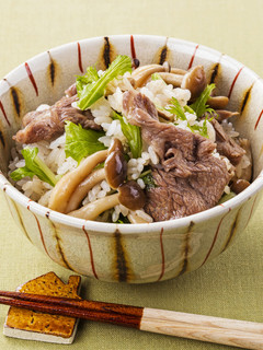 バター香る♪しめじと牛こま肉の混ぜごはん-レシピのメイン写真