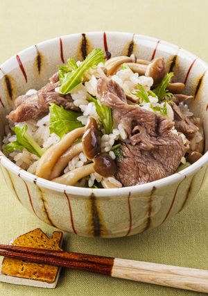 バター香る♪しめじと牛こま肉の混ぜごはん-レシピのメイン写真