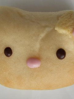 白パンで★キティちゃん★-レシピのメイン写真