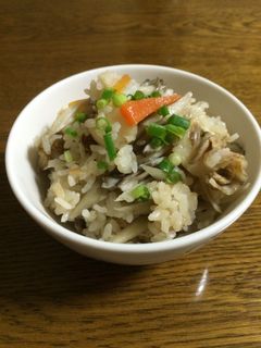 旨味たっぷり!舞茸とホタテの炊き込みご飯-レシピのメイン写真