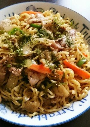 １人ランチに‼レンジで焼きそば-レシピのメイン写真