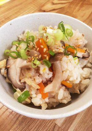 しめじと油揚げの白だし炊き込みごはん。-レシピのメイン写真