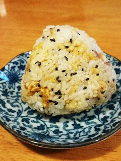 みょうがと天かすで簡単夏のおにぎり♪-レシピのメイン写真