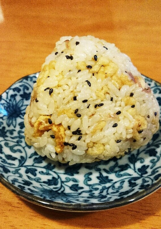 みょうがと天かすで簡単夏のおにぎり♪-レシピのメイン写真
