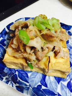 豚肉と長ネギ炒め厚揚げ豆腐のせ☆おつまみ-レシピのメイン写真