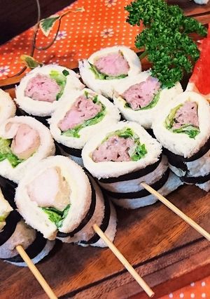 子供喜ぶ★遊び心♪【焼鳥風ロールサンド】-レシピのメイン写真
