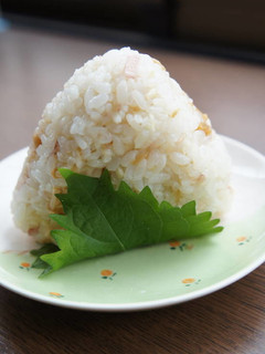 茗荷・なめたけのおにぎり-レシピのメイン写真