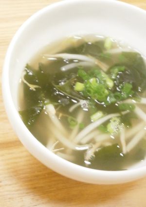 速攻完成！もやしとワカメの中華風スープ-レシピのメイン写真