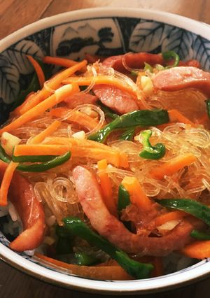 夏のスタミナづくり!梅風味のチャプチェ丼-レシピのメイン写真