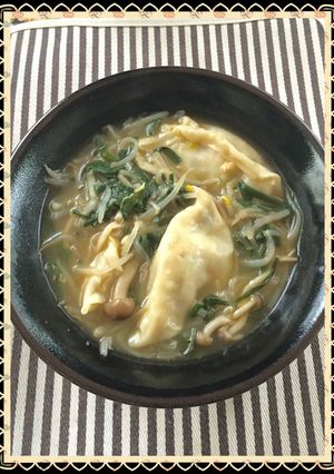 たっぷり野菜の餃子スープ-レシピのメイン写真
