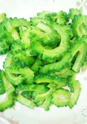 塩と砂糖でゴーヤの苦味抜き-レシピのメイン写真