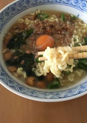 ずるずるねばねば日本の即席ラーメン-レシピのメイン写真