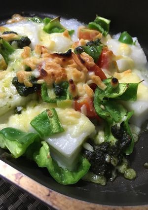 ジェノベーゼソースの餅ピザ-レシピのメイン写真