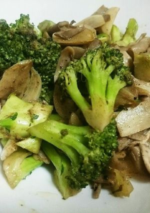 ブロッコリーとまいたけのスパイス炒め-レシピのメイン写真