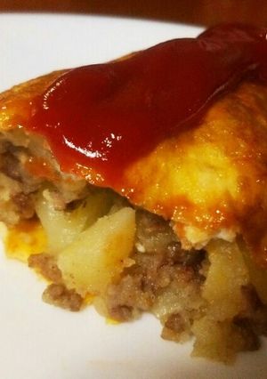 母直伝☆じゃがいもとひき肉のオムレツ-レシピのメイン写真