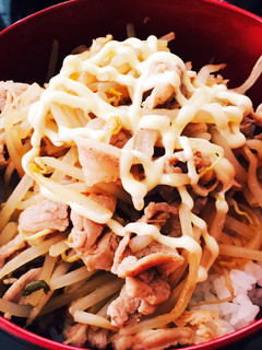 豚肉ともやしのバター醤油丼 マヨネーズ和-レシピのメイン写真