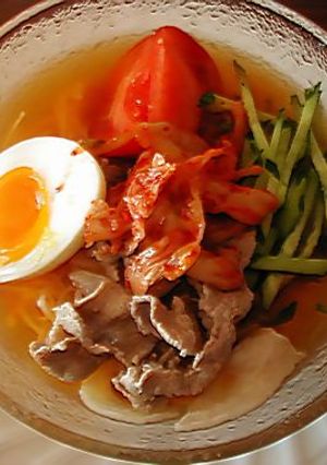暑い夏も元気で-キムチそうめん-レシピのメイン写真