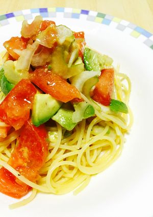 簡単おうちカフェ♪アボトマ冷製パスタ-レシピのメイン写真