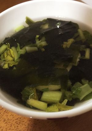 簡単!!ワカメと蕪の葉のスープ-レシピのメイン写真