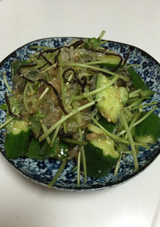三つ葉とたたききゅうりの塩昆布和え-レシピのメイン写真