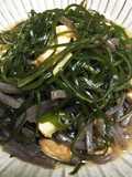 切り昆布とこんにゃくの炒め物