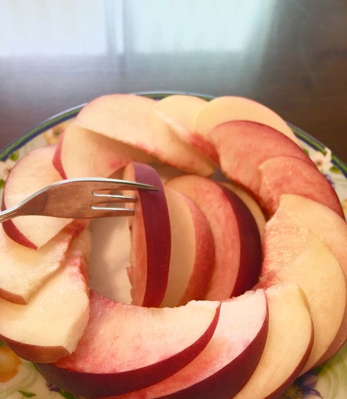 丸ごと食べたい◇硬い桃の切り方◇-レシピのメイン写真